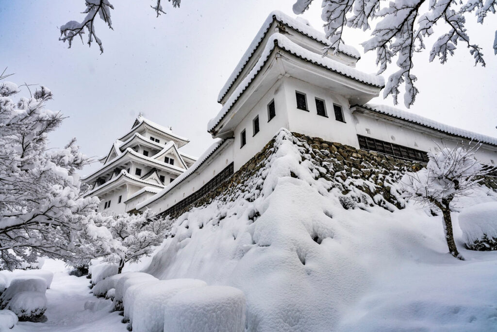 Gujo Hachiman castle winter