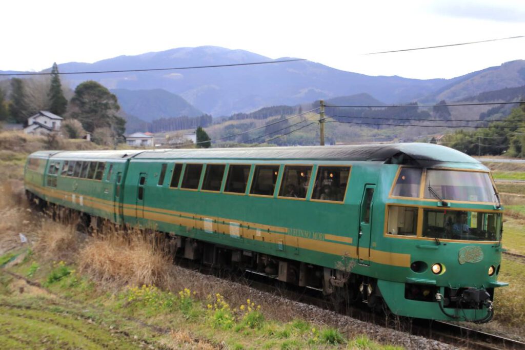 Yufuin-No-Mori Limited Express